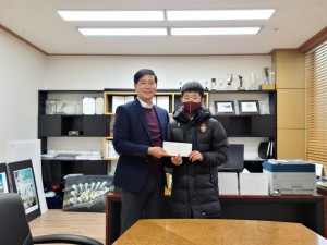 유소년 축구선수 장학금 전달
