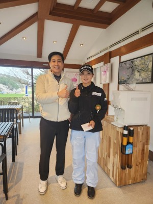 KLPGA 정지효프로 후원금 전달